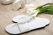 Slippers & footwear
